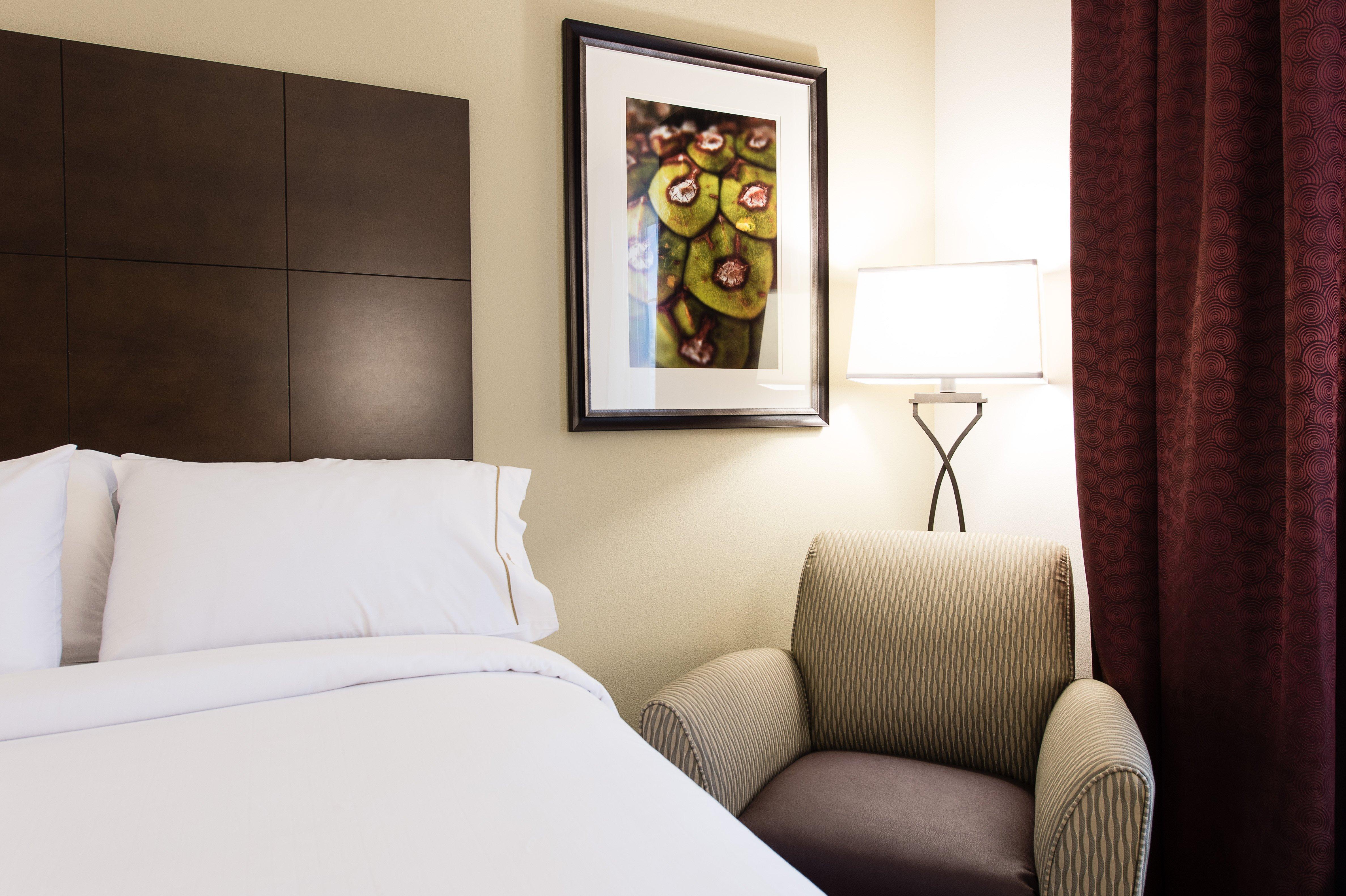 Hotel Express & By Ihg