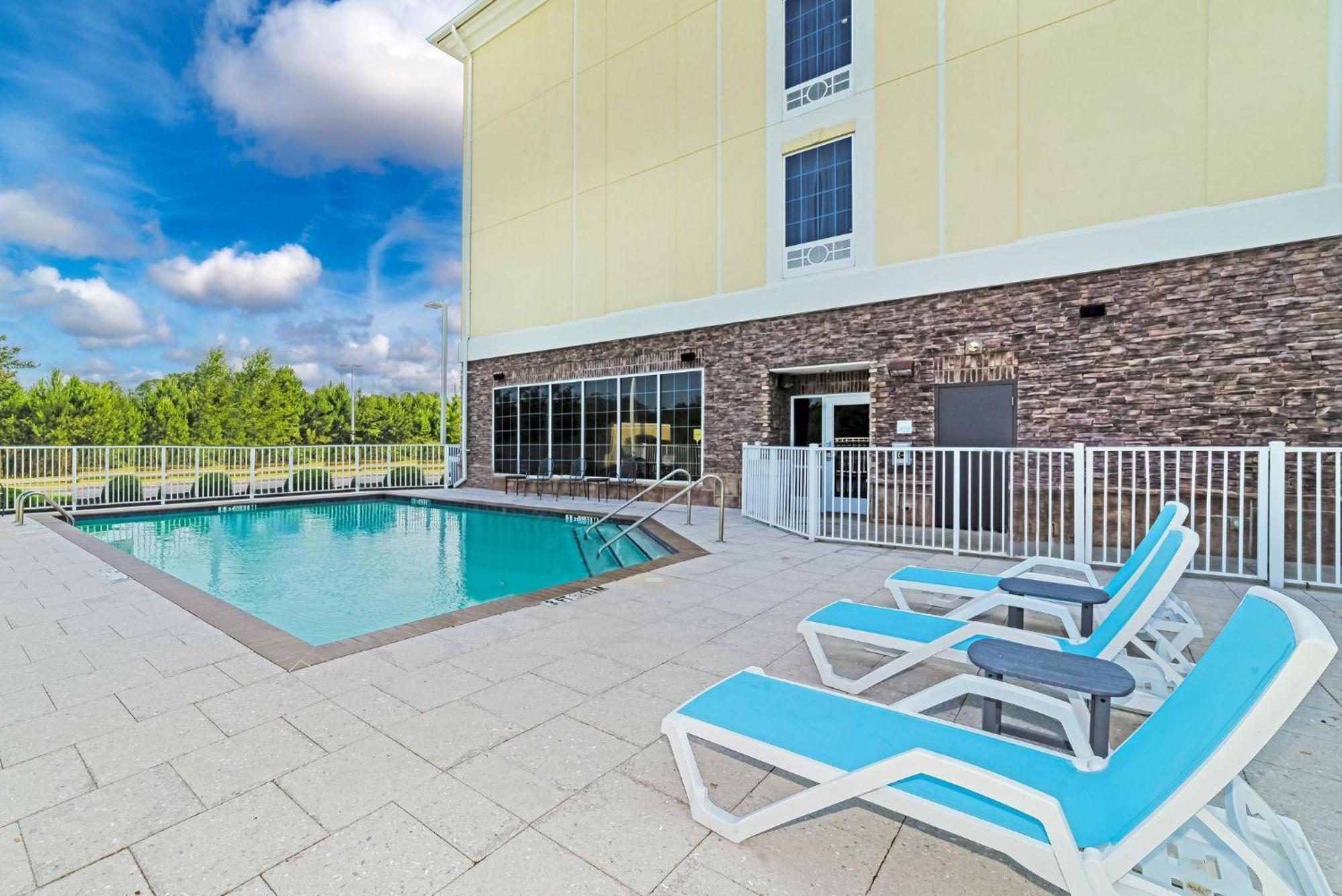 Hotel Express & By Ihg
