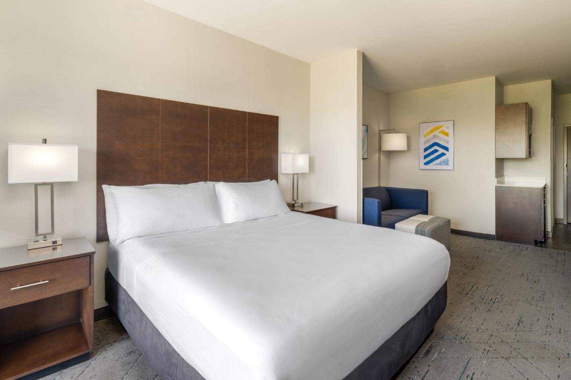 Express & By Ihg