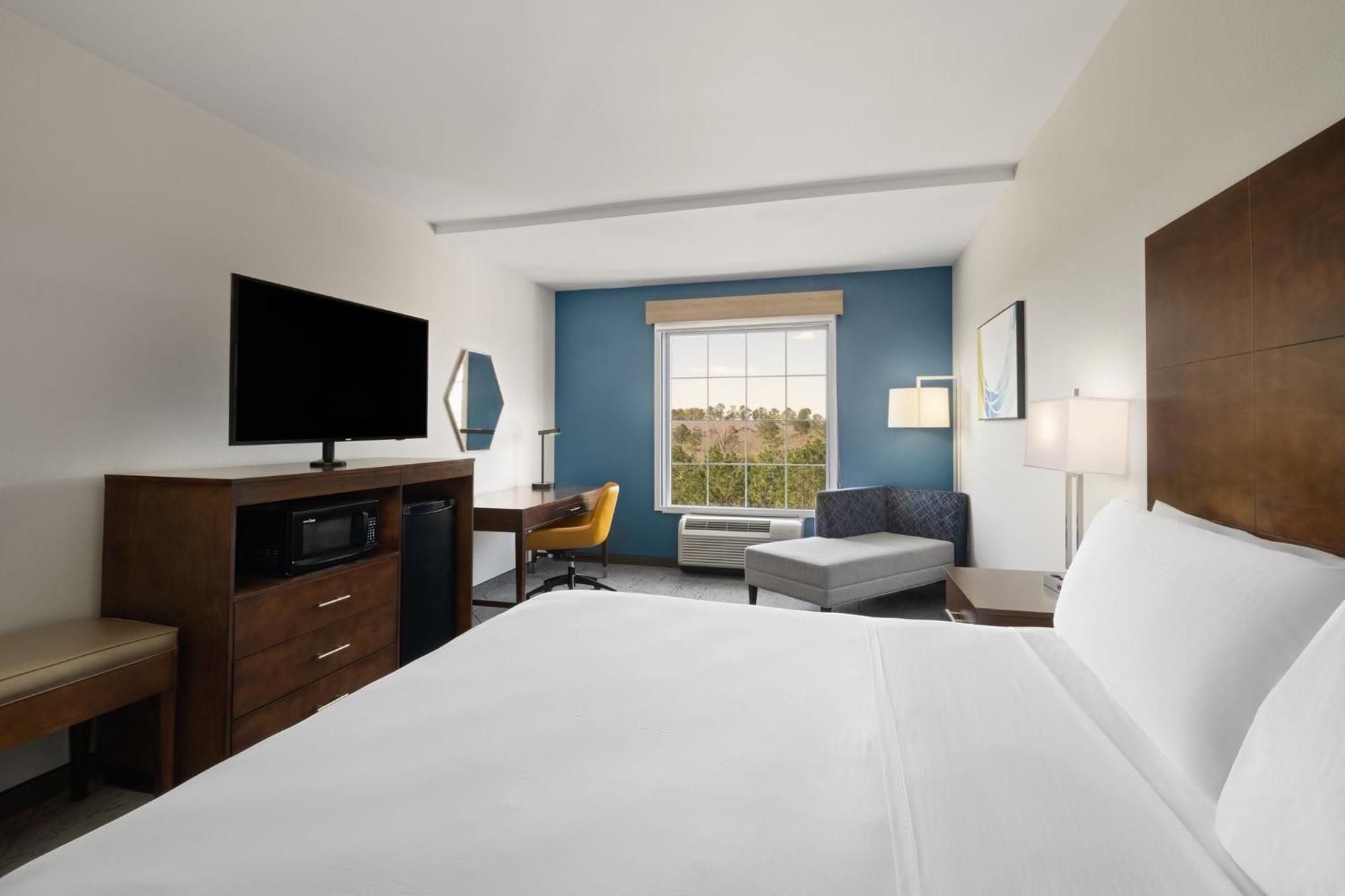 Express & By Ihg 4*