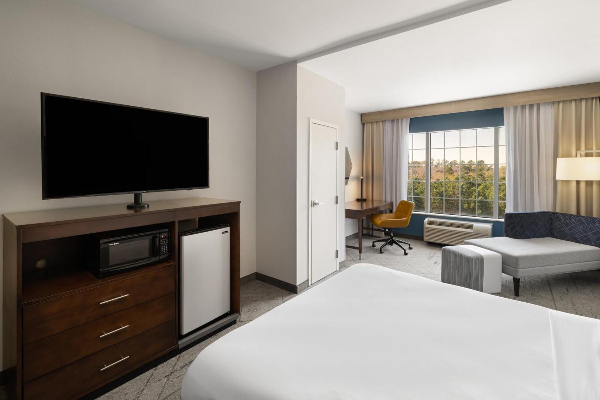 Hotel Express & By Ihg